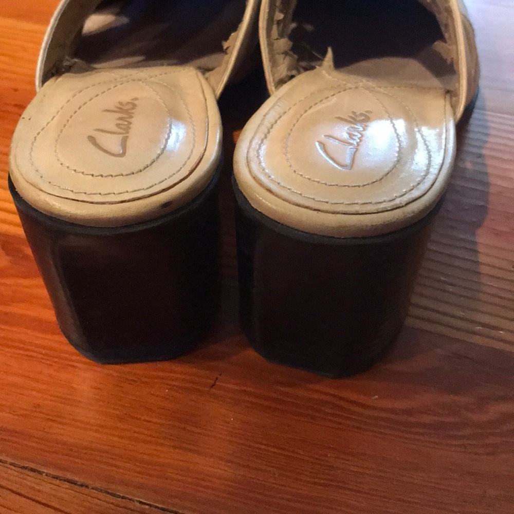 Clark’s Cream Mule With 2 1/2” Heel - image 4